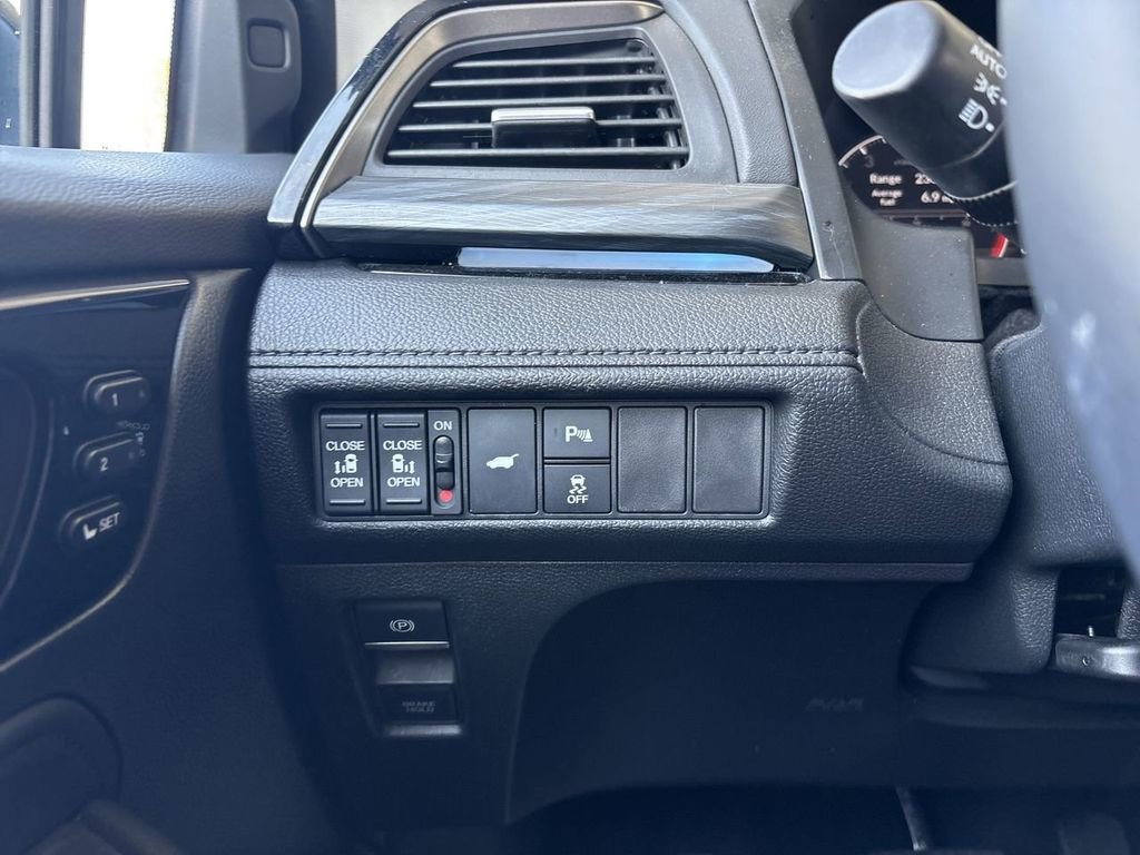 Used 2025 Honda Odyssey Elite image 18