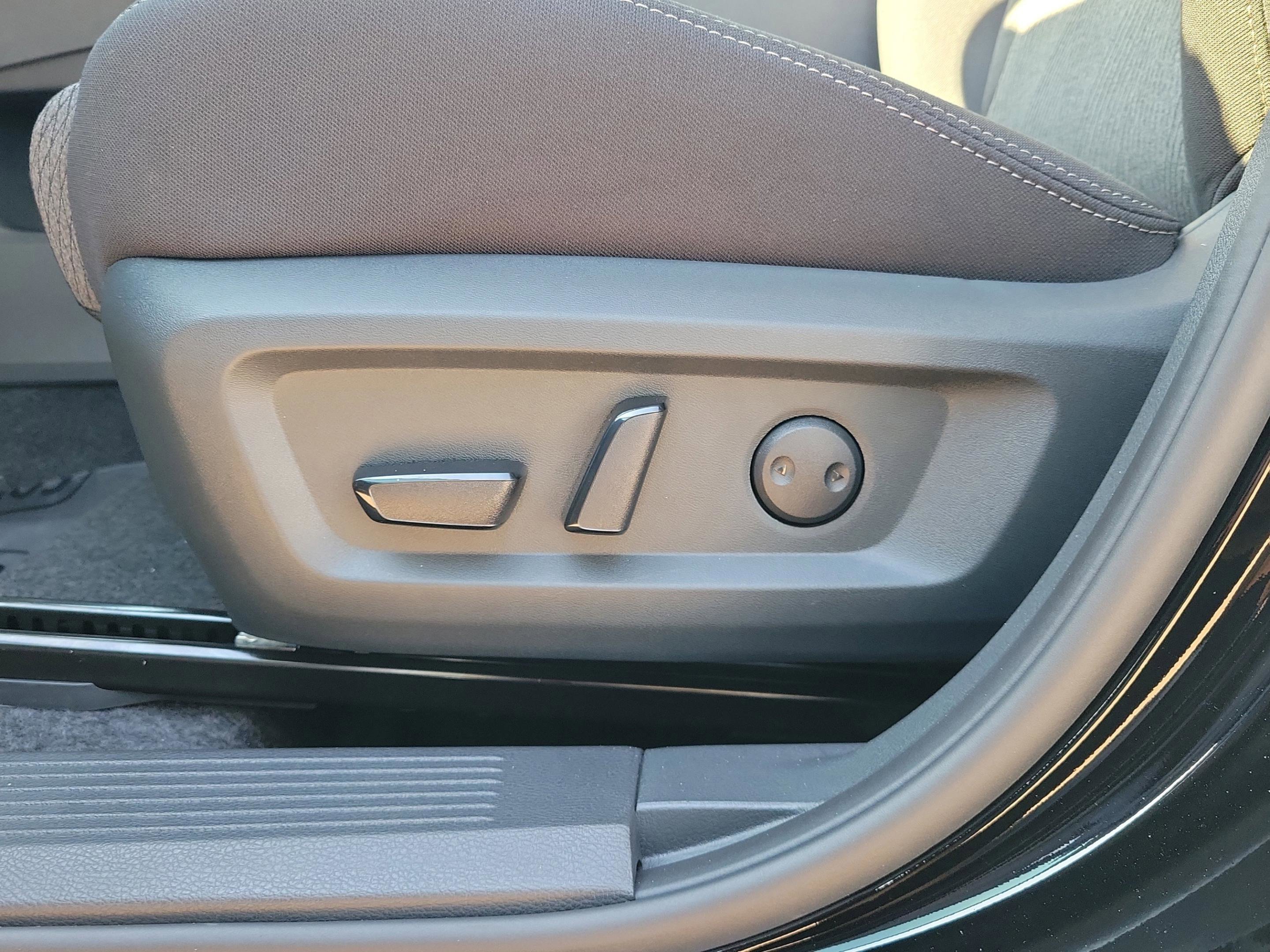 New 2026 Nissan Rogue SV w/ Cold Weather Package FWD image 21