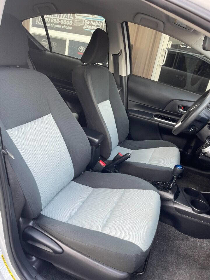 Used 2017 Toyota Prius C Two image 4