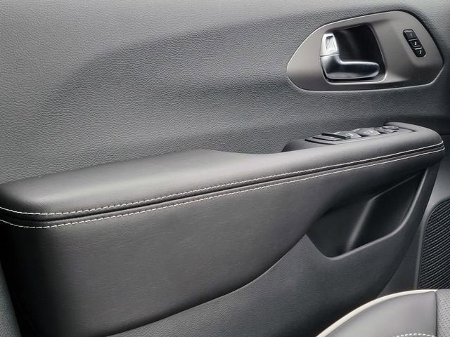 New 2027 Chrysler Pacifica Limited AWD/4WD image 36