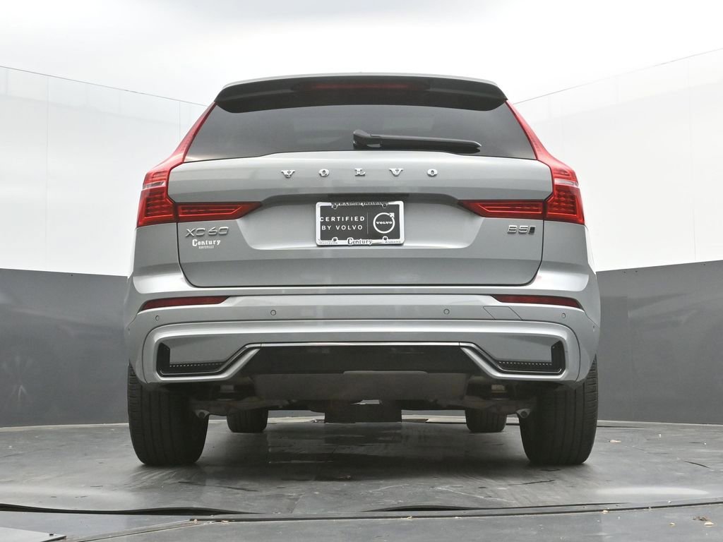 Used 2024 Volvo XC60 B5 Plus AWD/4WD image 34