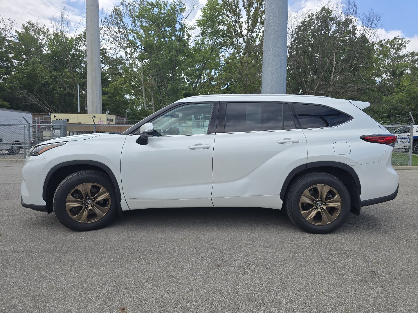 Used 2022 Toyota Highlander Bronze Edition AWD/4WD image 18