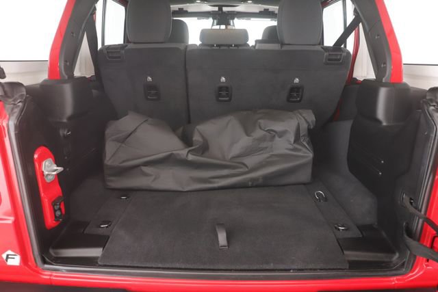 Used 2025 Jeep Wrangler Unlimited Sahara w/ Safety Group image 27