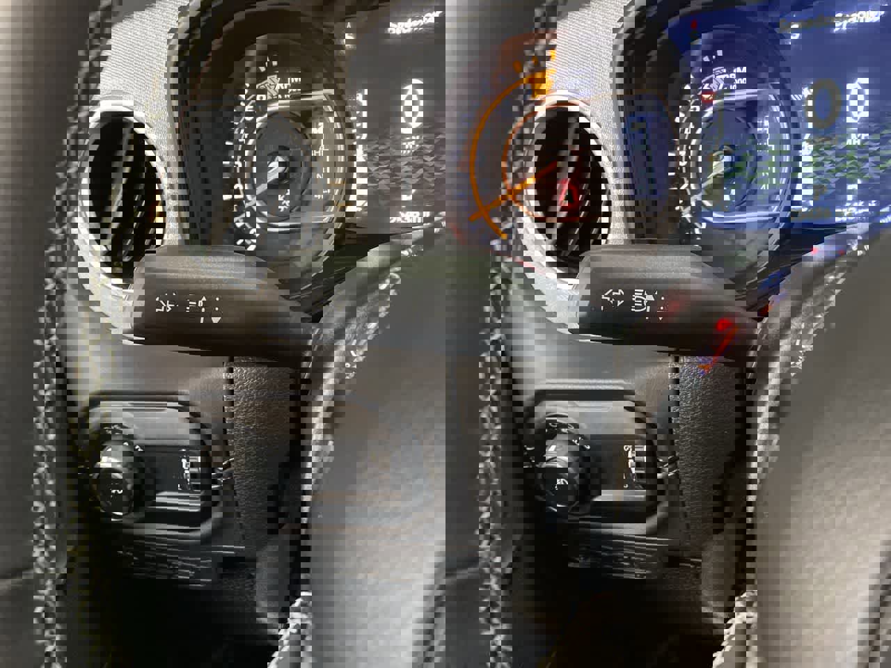 Used 2025 Jeep Wrangler Sahara image 23