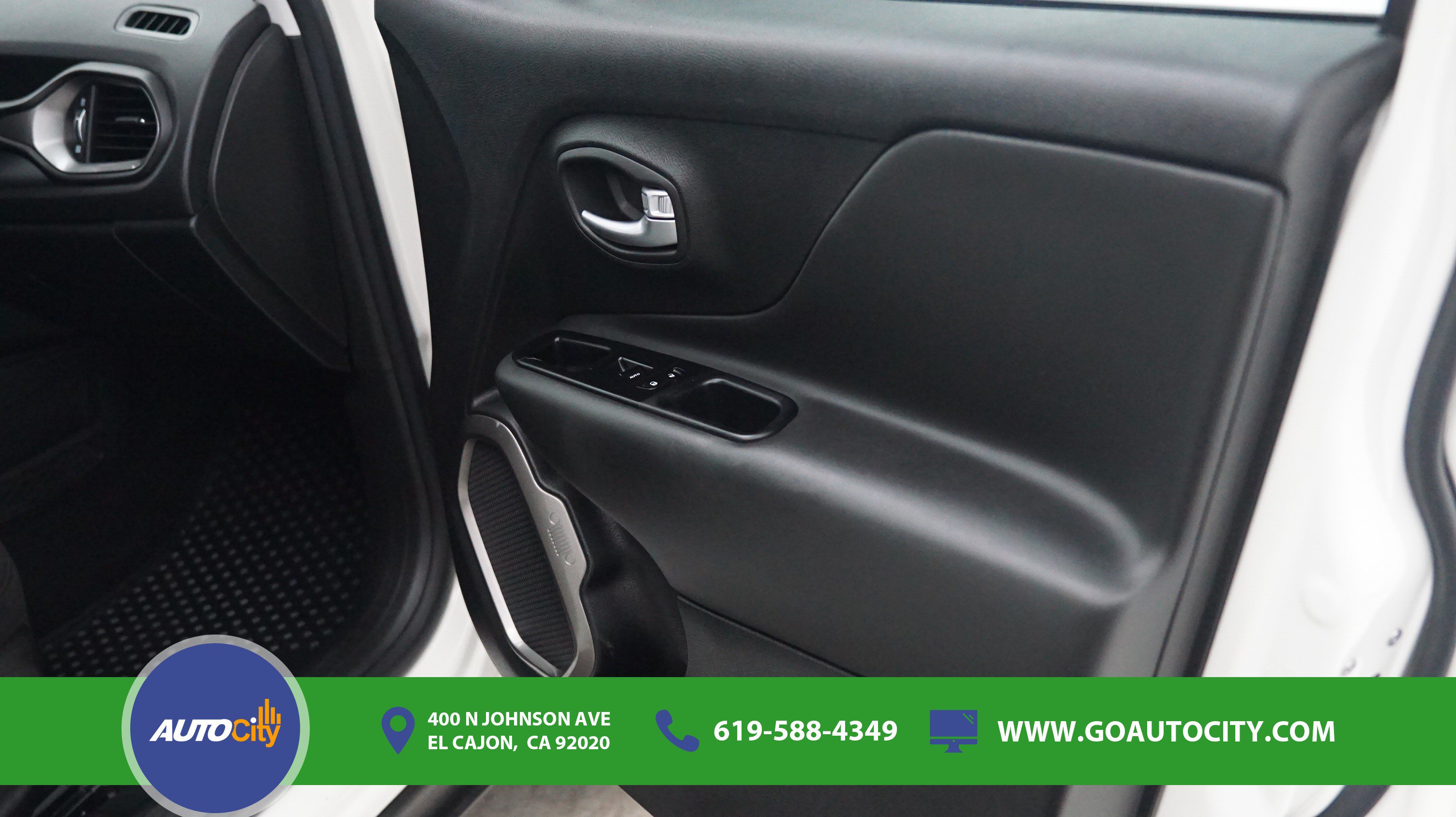 Used 2022 Jeep Renegade Latitude AWD/4WD image 16