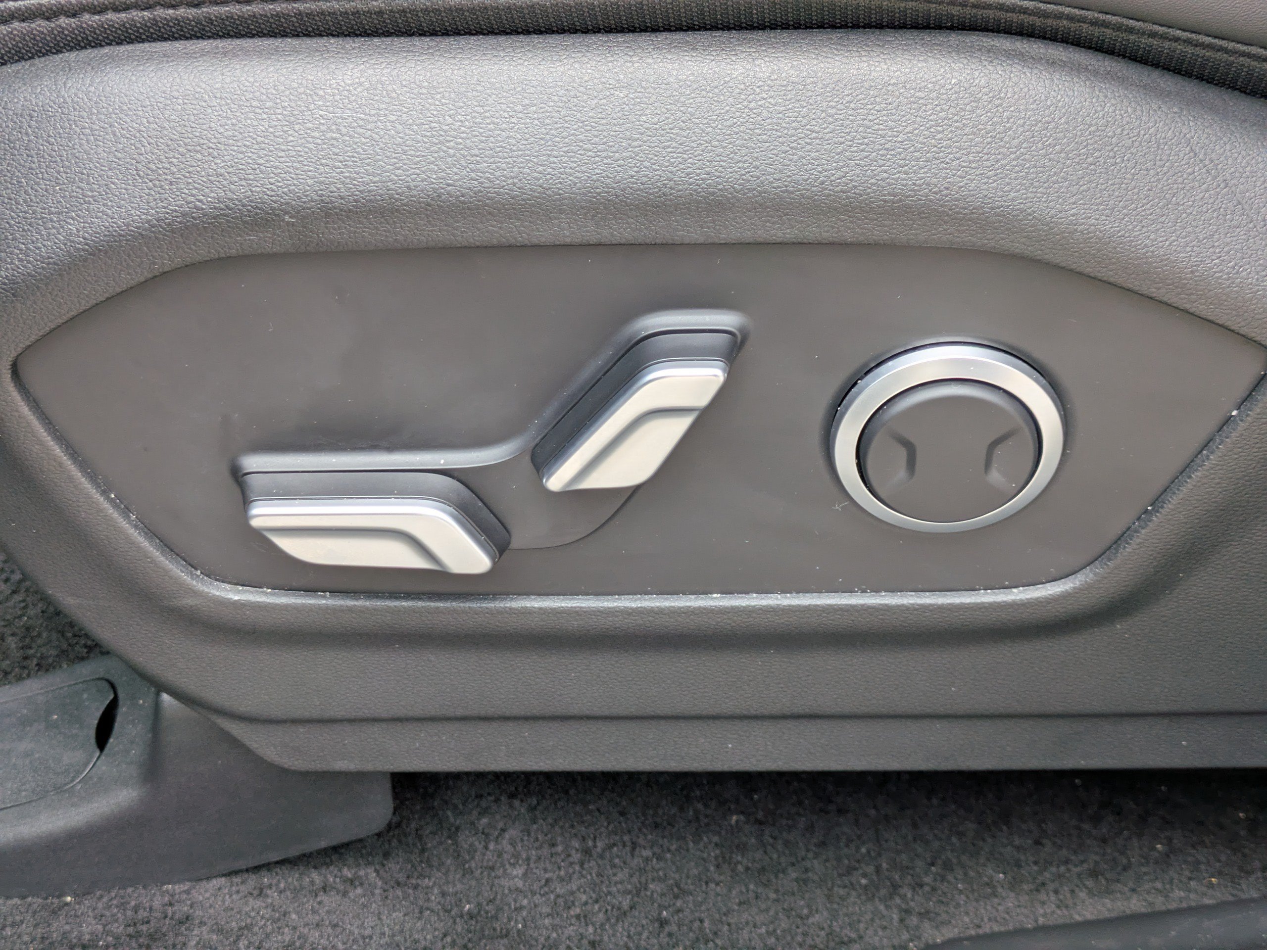 Used 2026 Hyundai Santa Fe SEL FWD image 19