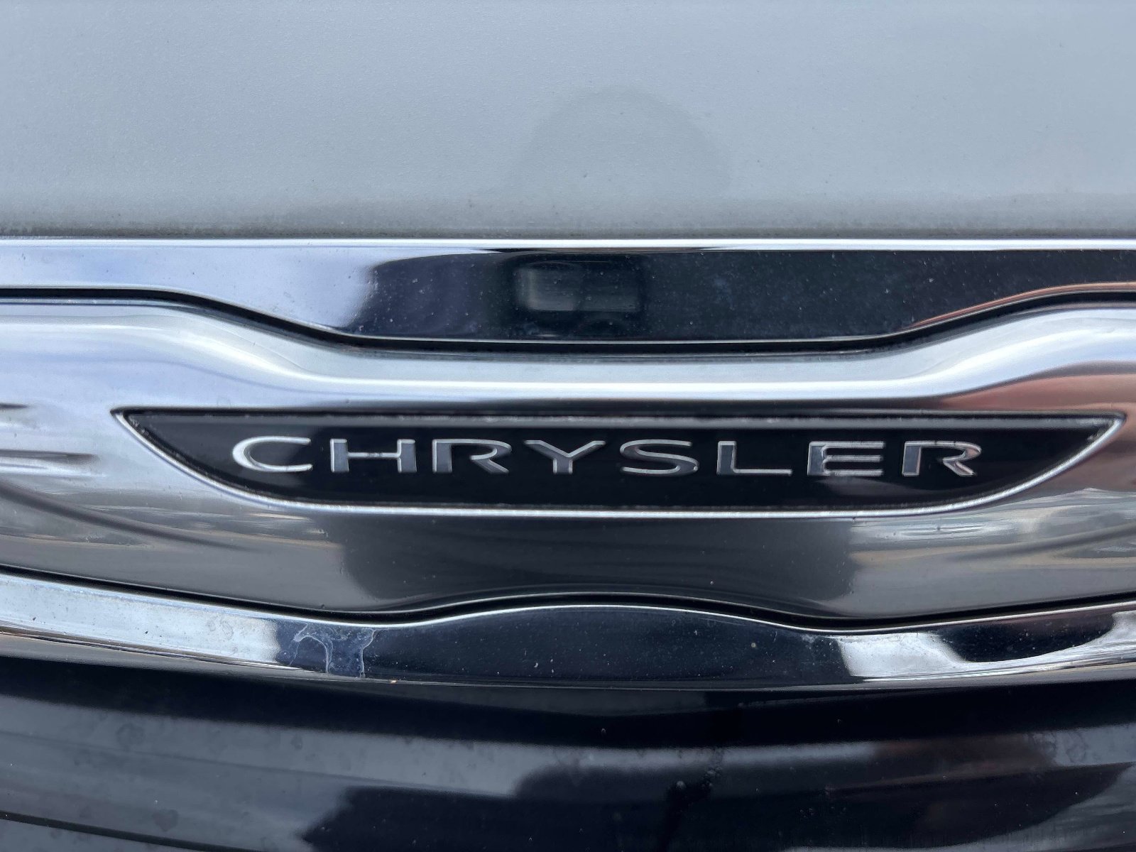 Used 2012 Chrysler 200 S image 16