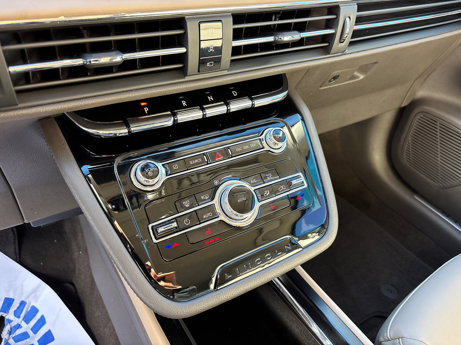 Certified 2022 Lincoln Corsair FWD image 22