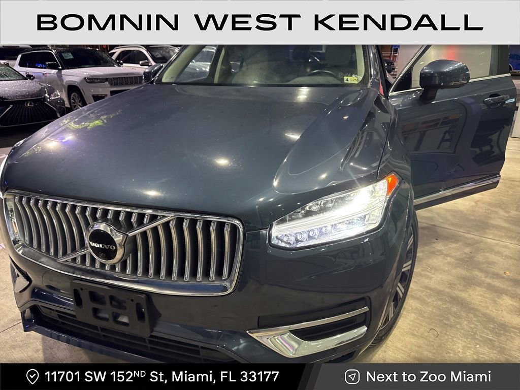 Used 2023 Volvo XC90 B6 Plus image 1