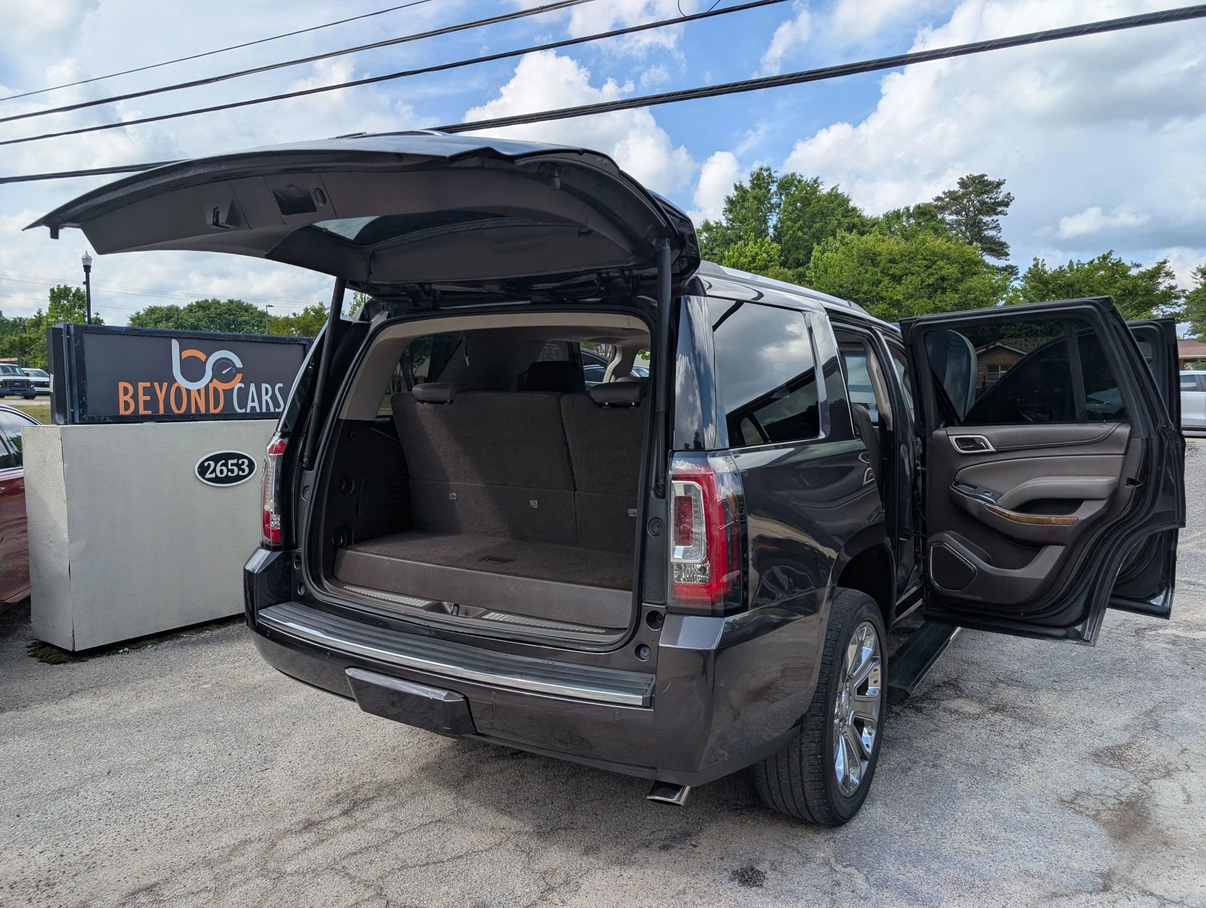 Used 2015 GMC Yukon Denali w/ Premium Package RWD image 15