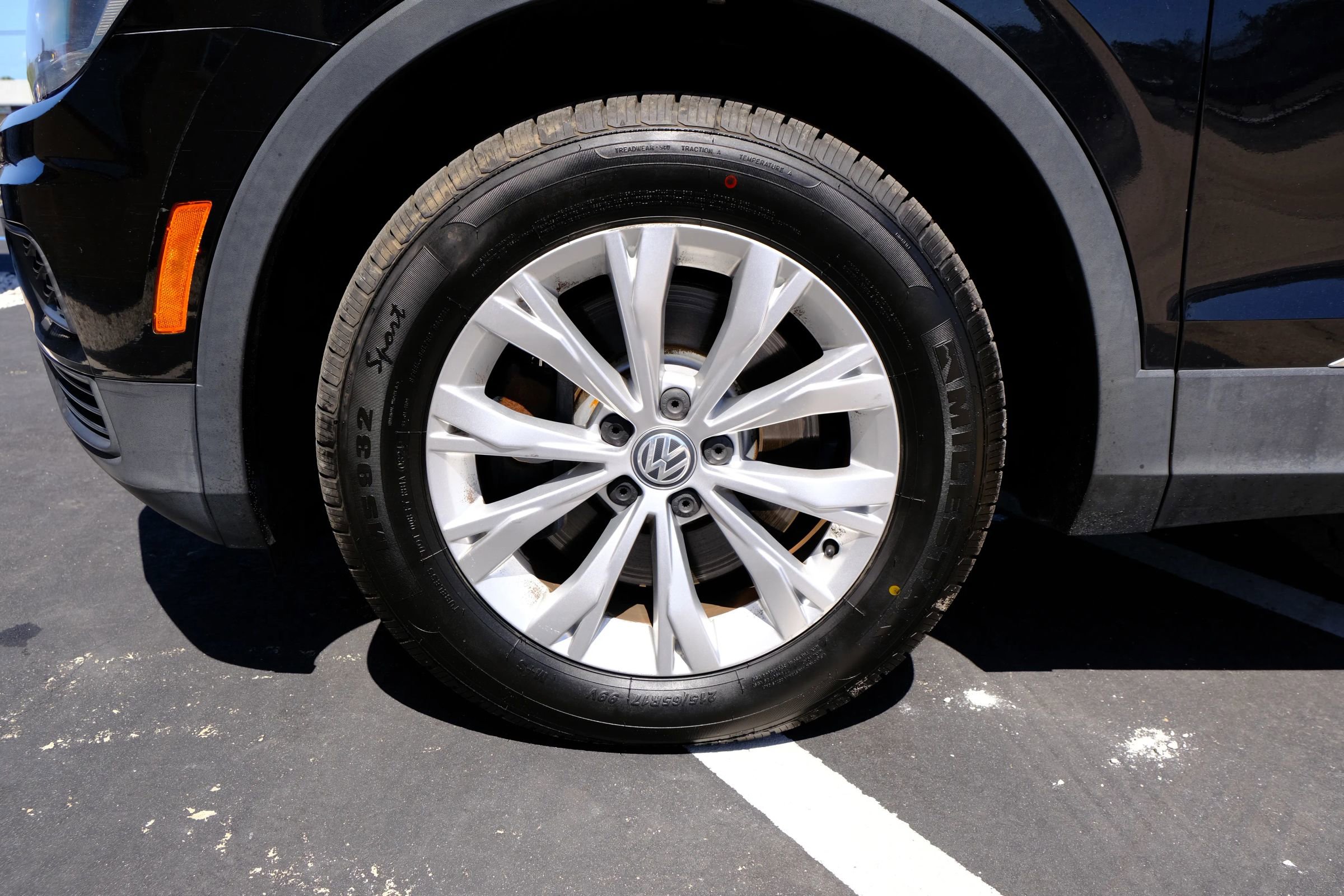 Used 2018 Volkswagen Tiguan SE FWD image 12