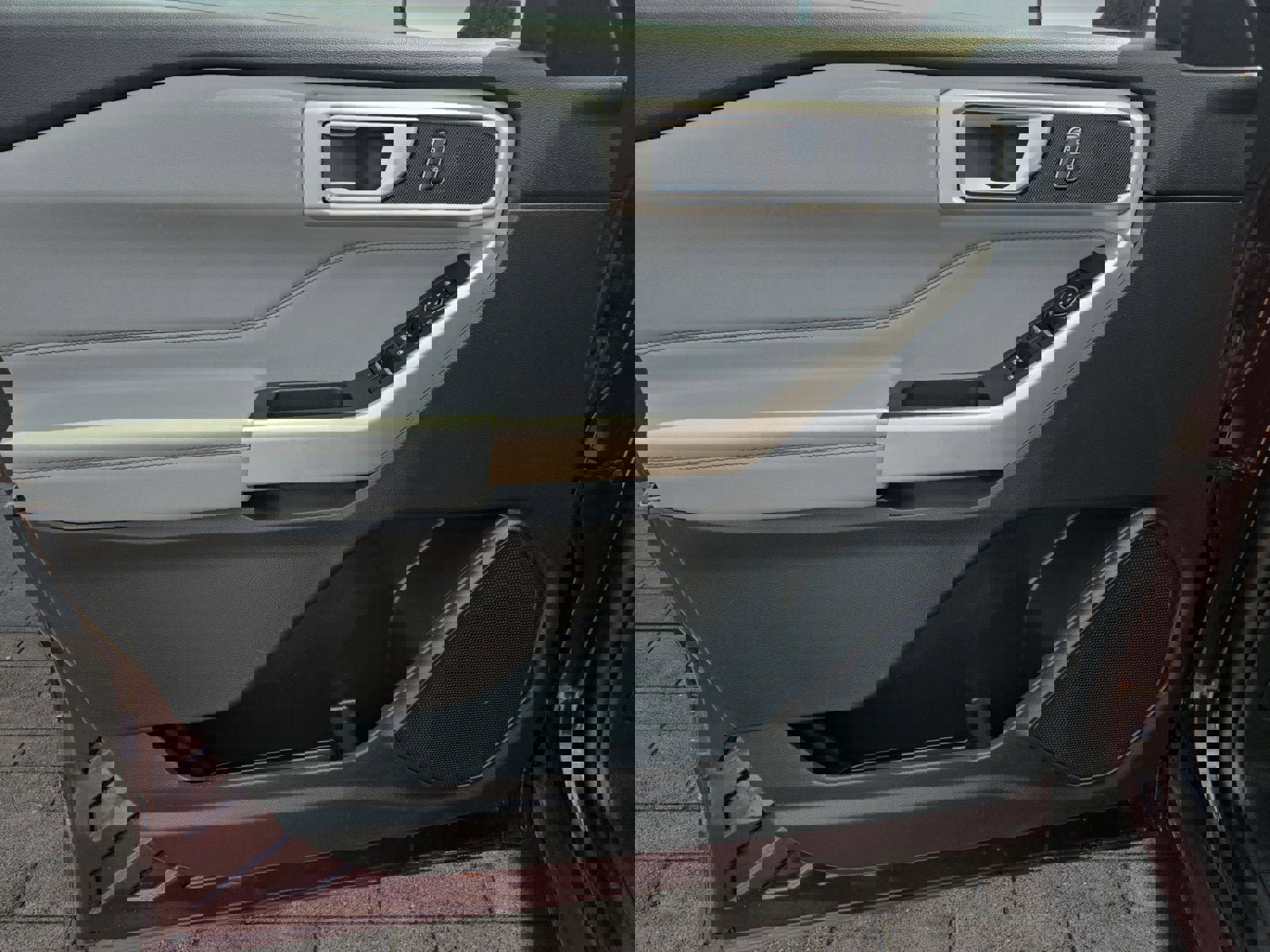 Certified 2023 Ford Explorer XLT w/ Equipment Group 202A image 10