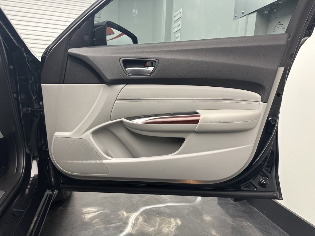 Used 2015 Acura TLX V6 w/ Technology Package image 10