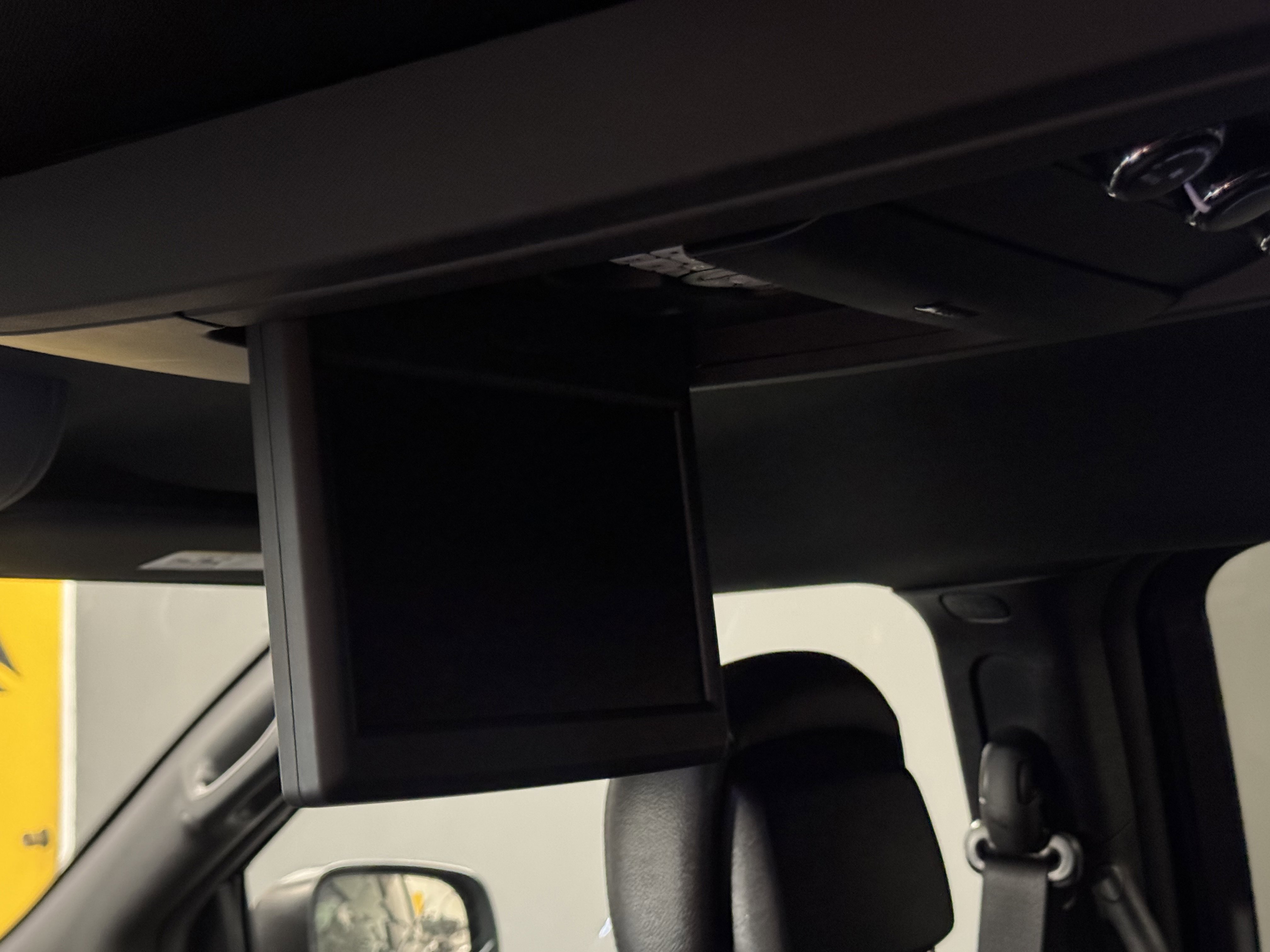 Used 2018 Dodge Grand Caravan SXT w/ Driver Convenience Group image 16