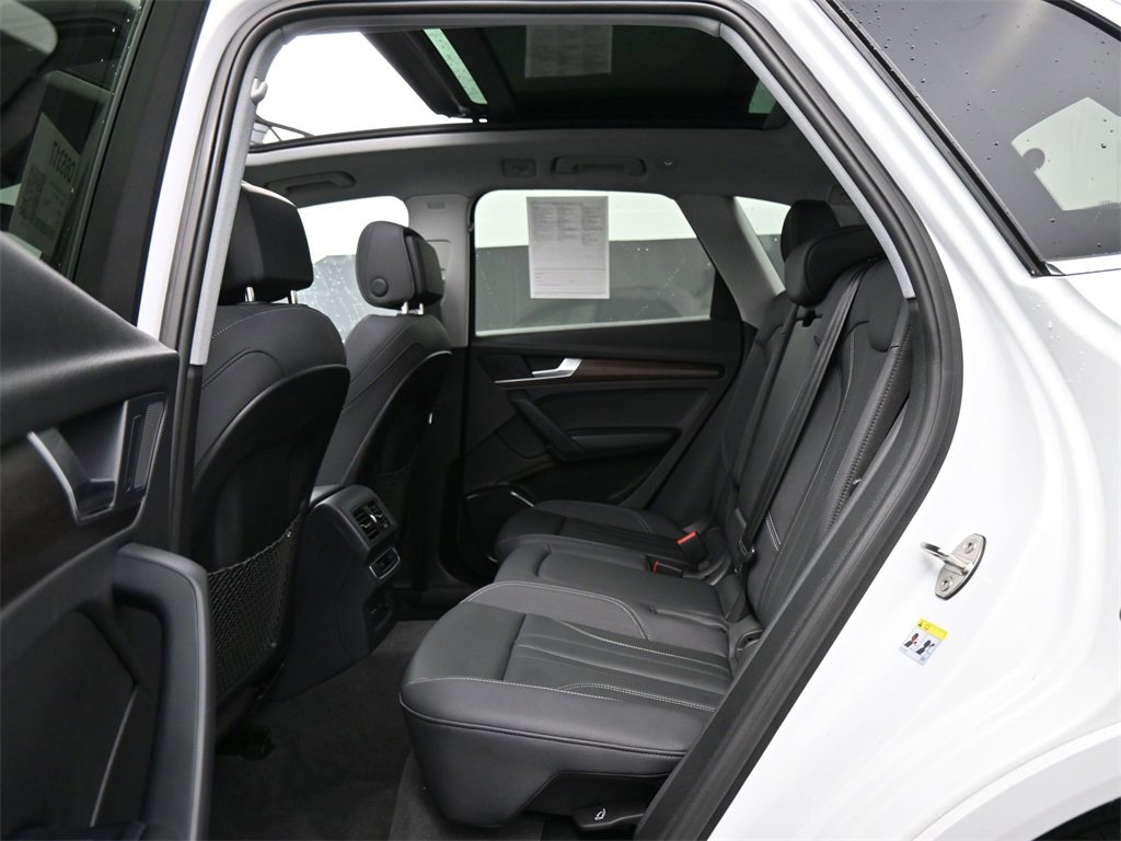 Used 2024 Audi Q5 2.0T Premium w/ Convenience Package image 17