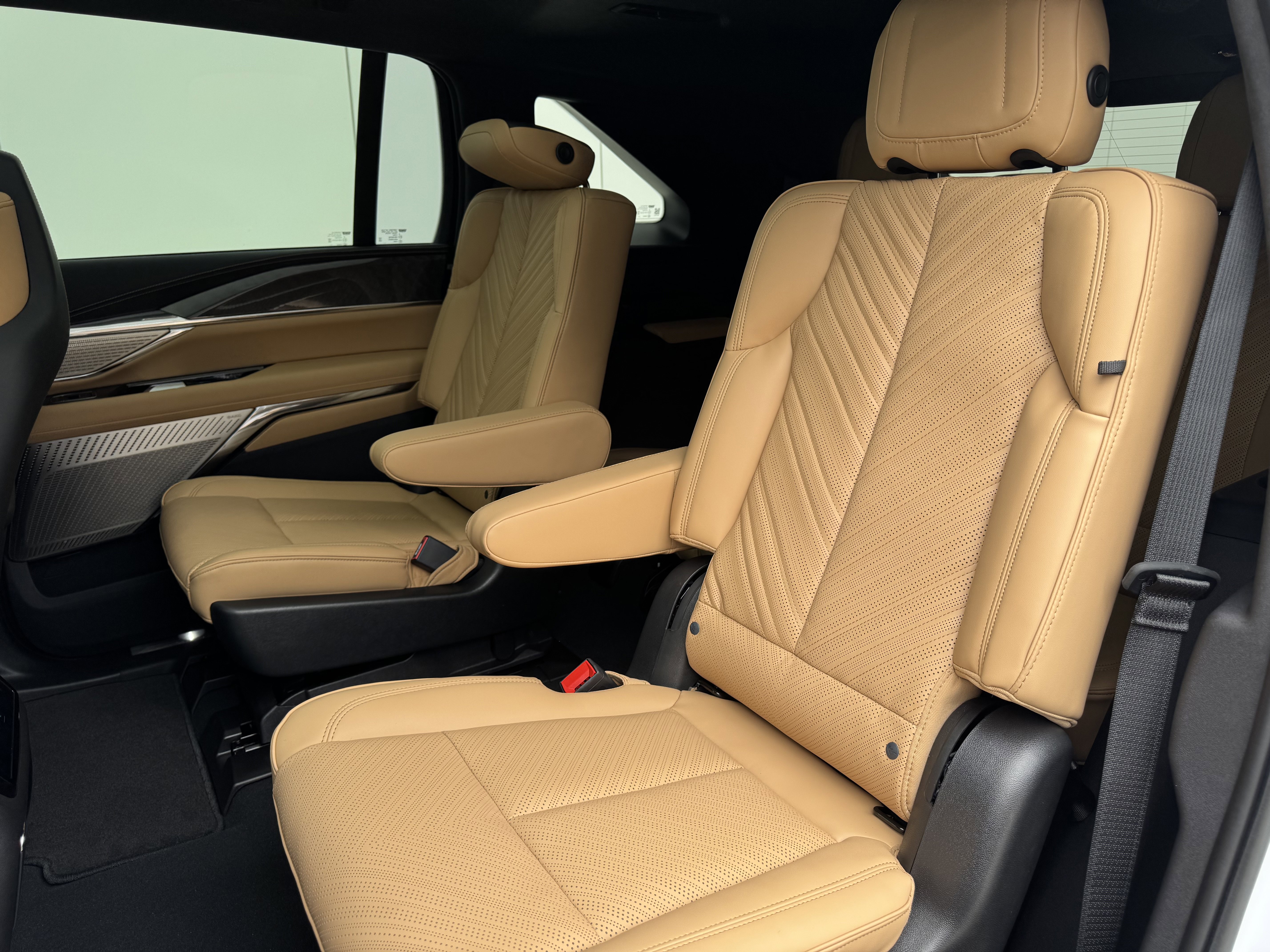 New 2025 Cadillac Escalade IQ Luxury 2 image 12