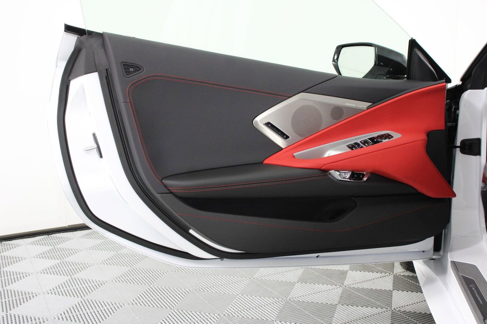 Used 2025 Chevrolet Corvette Stingray Preferred Conv w/ 2LT image 15