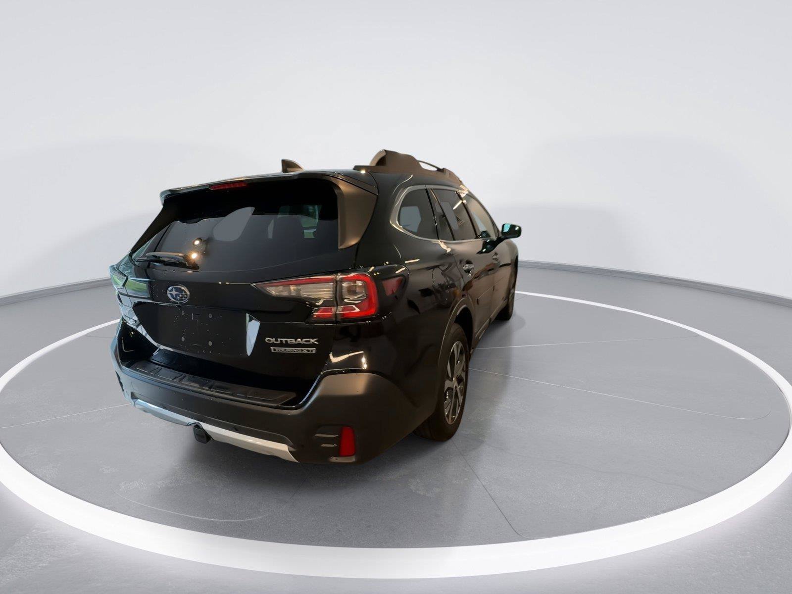 Used 2022 Subaru Outback Touring XT AWD/4WD image 7