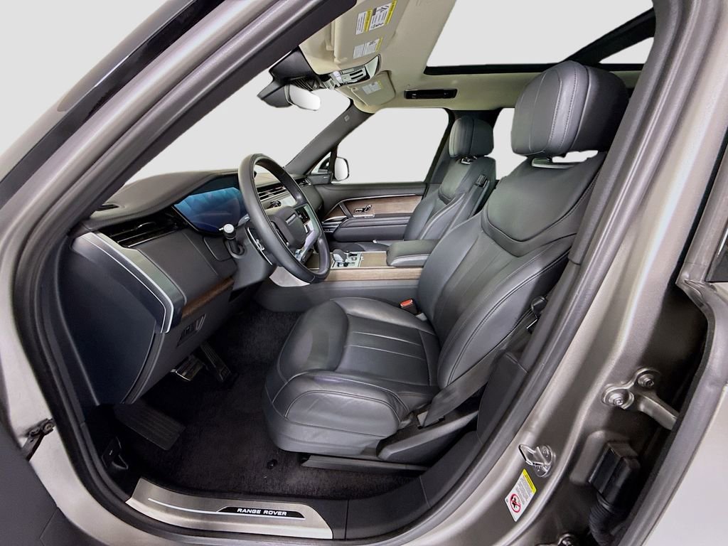 Used 2023 Land Rover Range Rover SE image 20