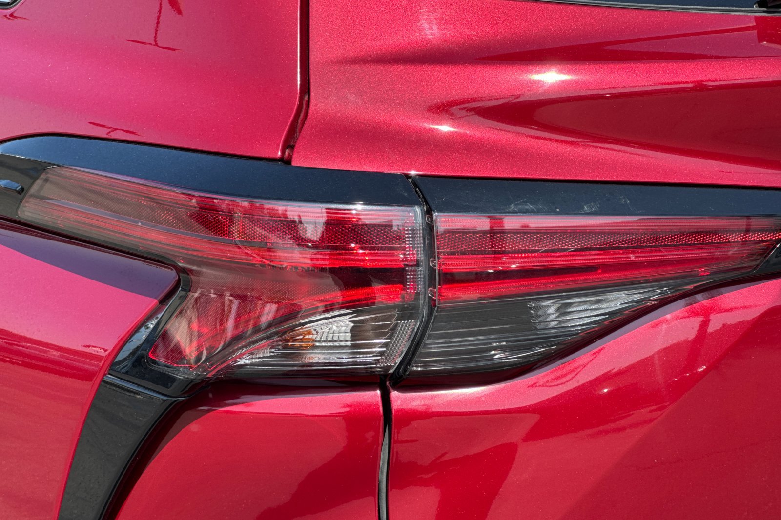 Certified 2024 Toyota Sienna Limited FWD image 36