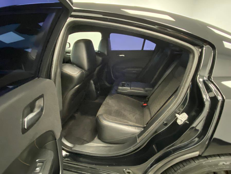 Used 2017 Dodge Charger R/T image 35