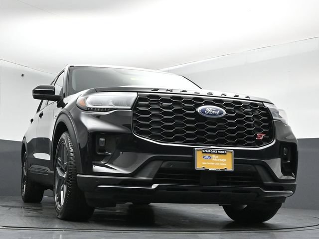Certified 2025 Ford Explorer ST AWD/4WD image 40