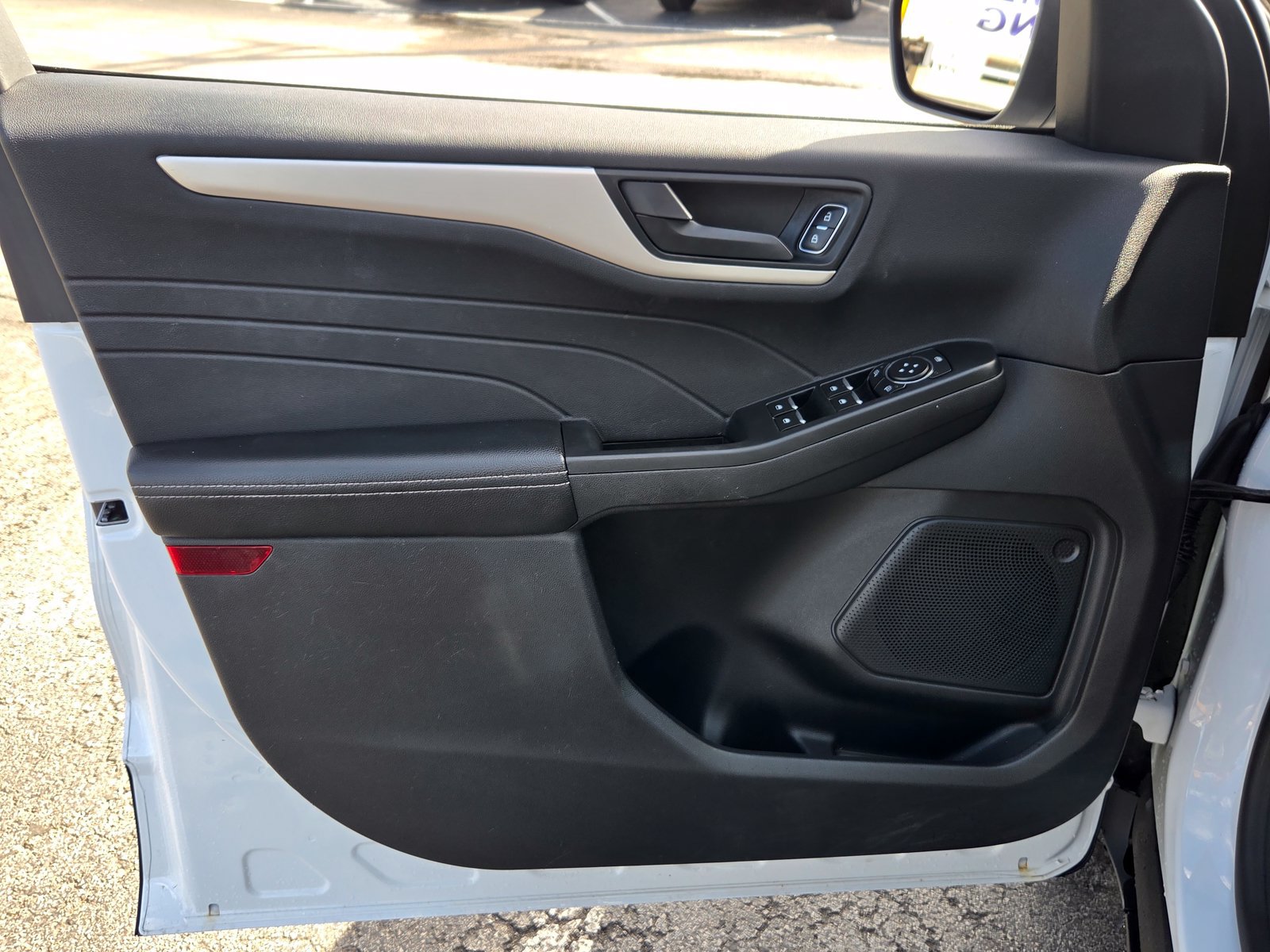 Used 2022 Ford Escape SE w/ SE Sport Appearance Package AWD/4WD image 10