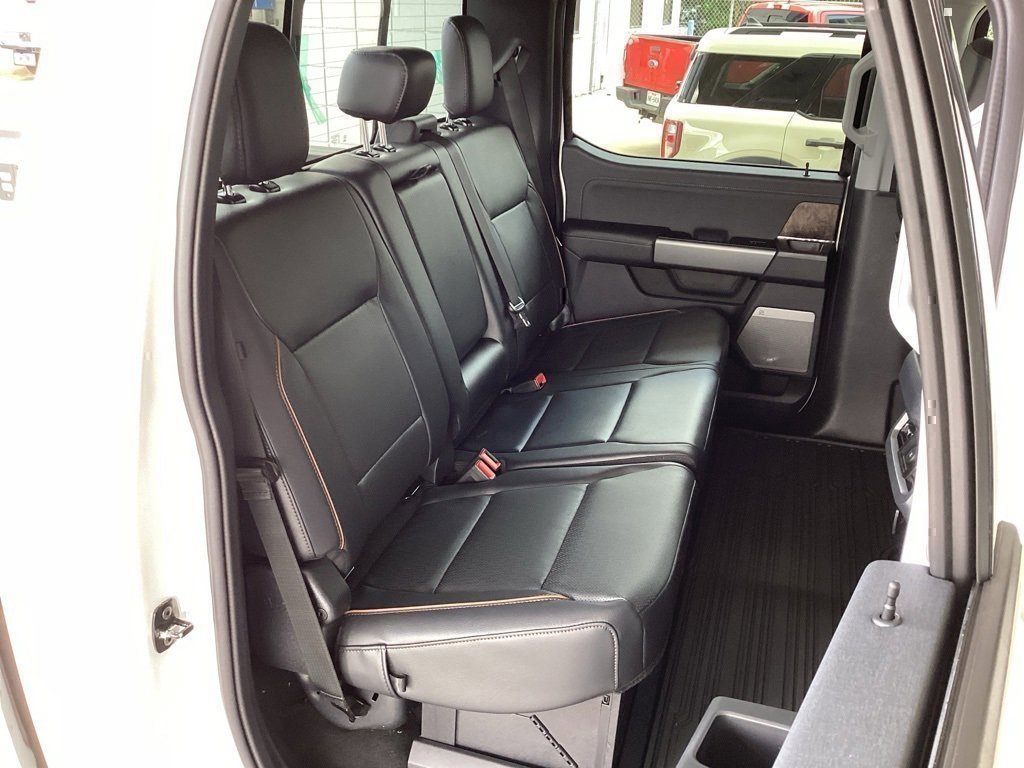New 2025 Ford F250 Lariat w/ FX4 Off-Road Package image 33