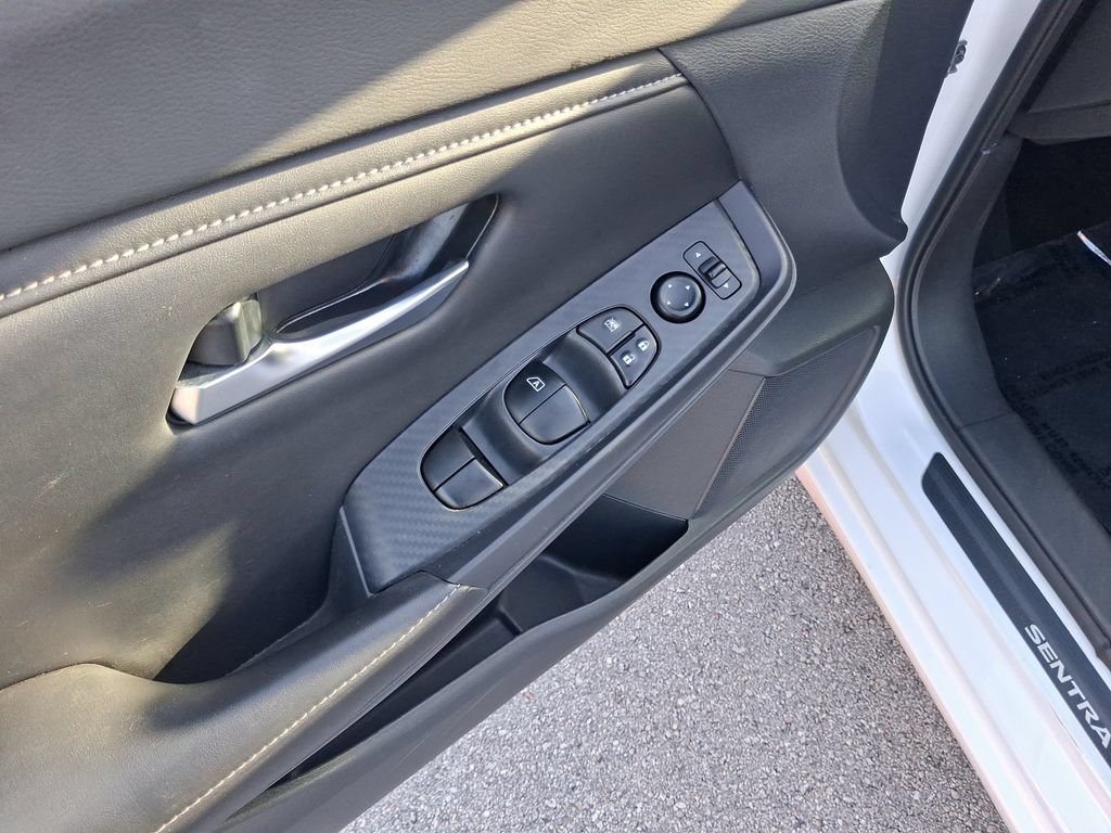 Certified 2021 Nissan Sentra SV FWD image 16