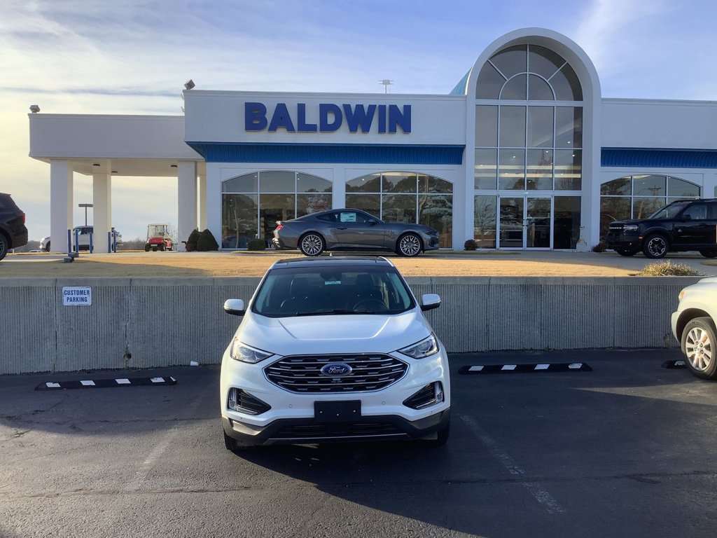 Used 2020 Ford Edge Titanium w/ Equipment Group 301A image 2