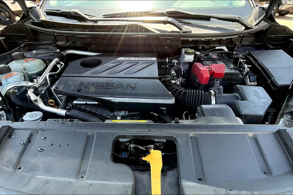 Used 2023 Nissan Rogue SV image 12