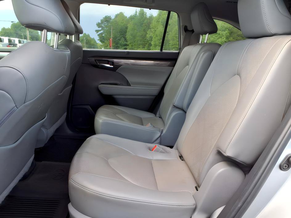 Used 2022 Toyota Highlander Platinum AWD/4WD image 14