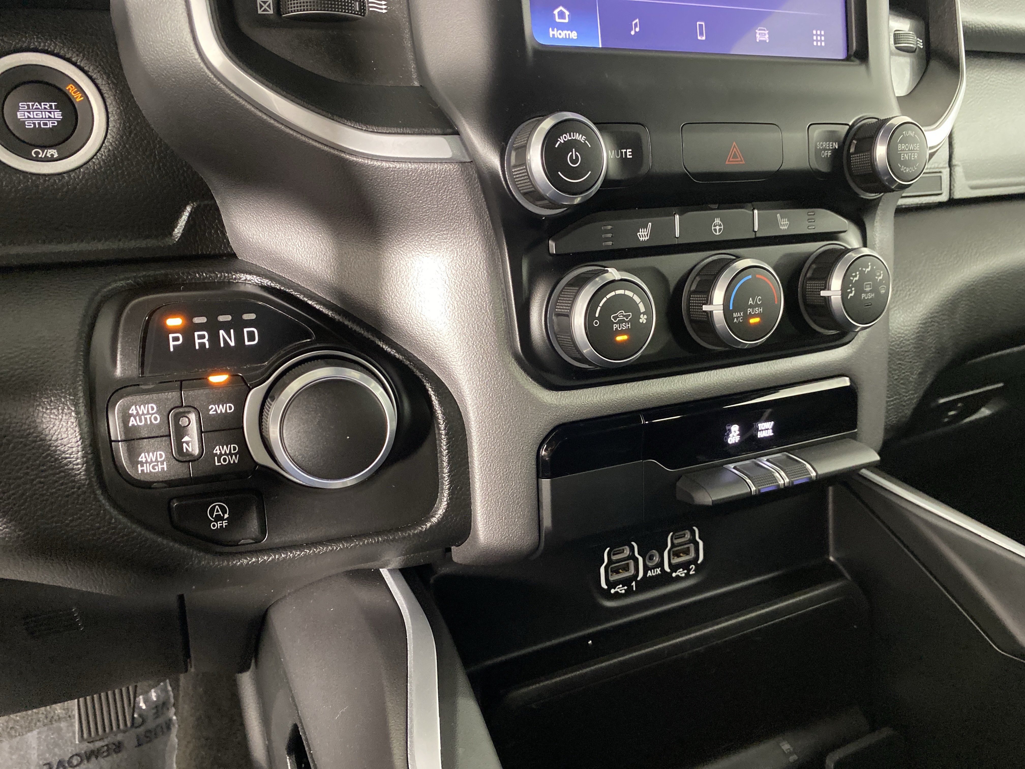 Used 2023 RAM 1500 Big Horn AWD/4WD image 34