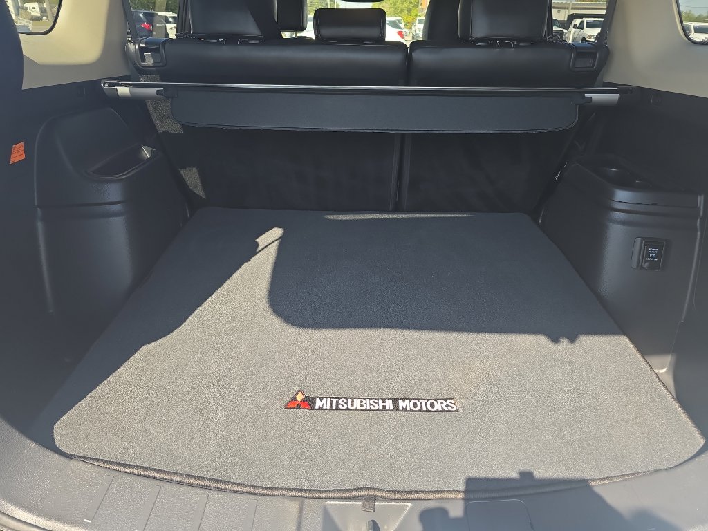 Used 2018 Mitsubishi Outlander SEL image 16