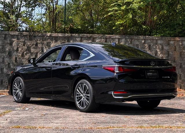 Certified 2025 Lexus ES 300h w/ Premium Package FWD image 7