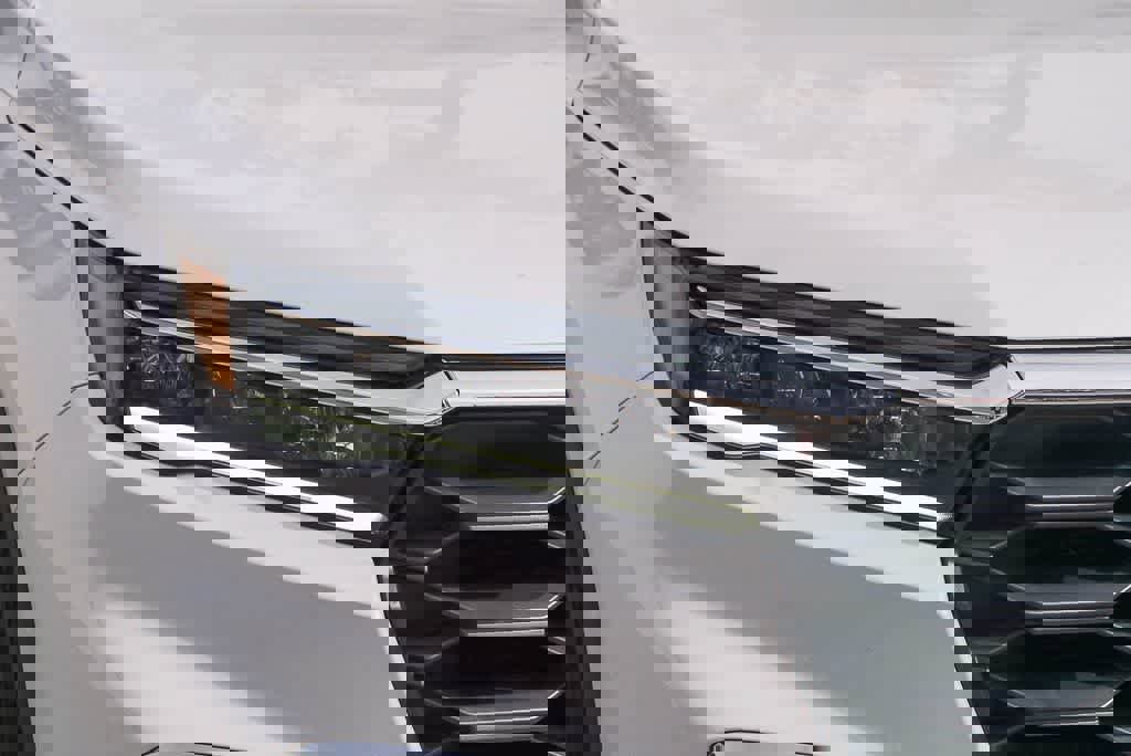 Used 2025 Honda Pilot EX-L image 4