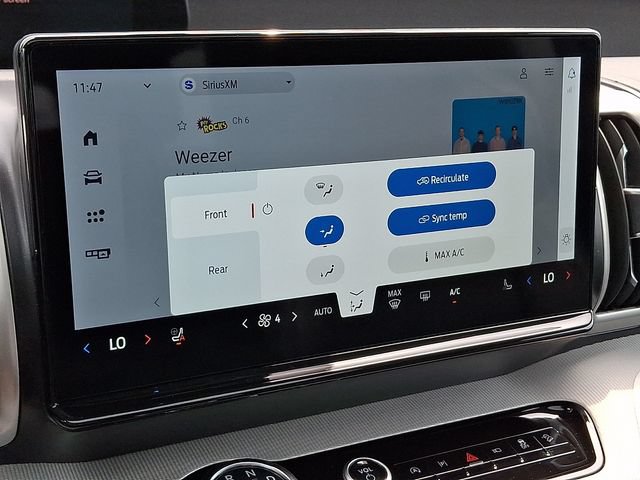 Certified 2025 Ford Expedition Active AWD/4WD image 19