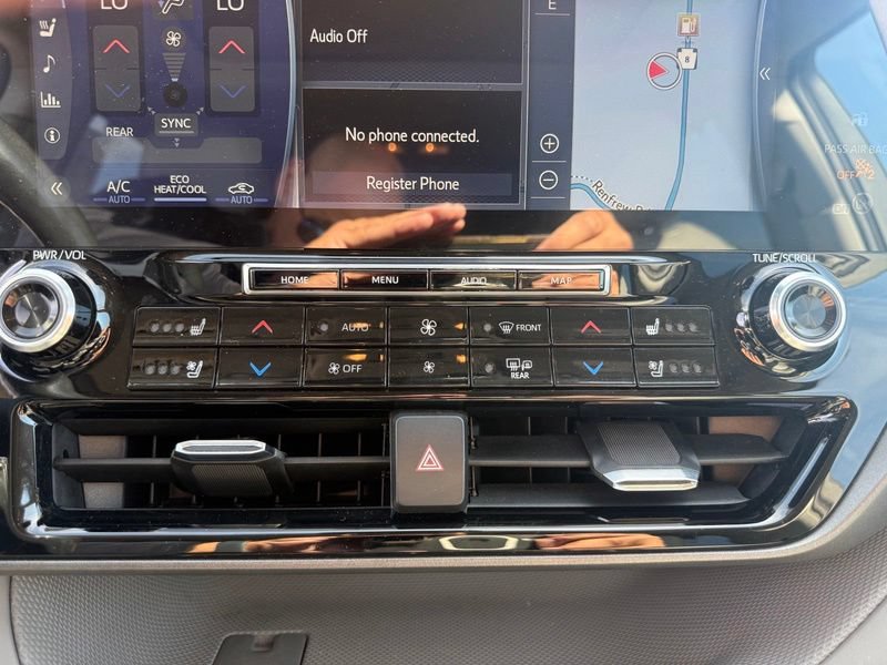 Used 2020 Toyota Highlander Limited AWD/4WD image 12