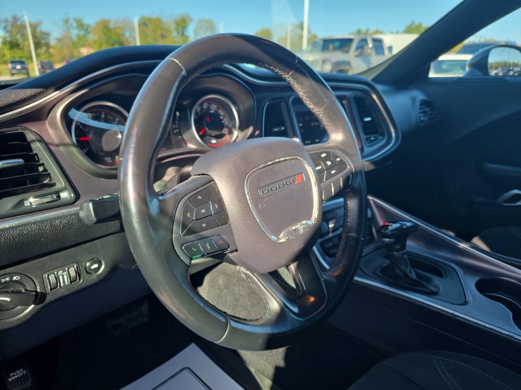 Used 2018 Dodge Challenger SXT RWD image 9