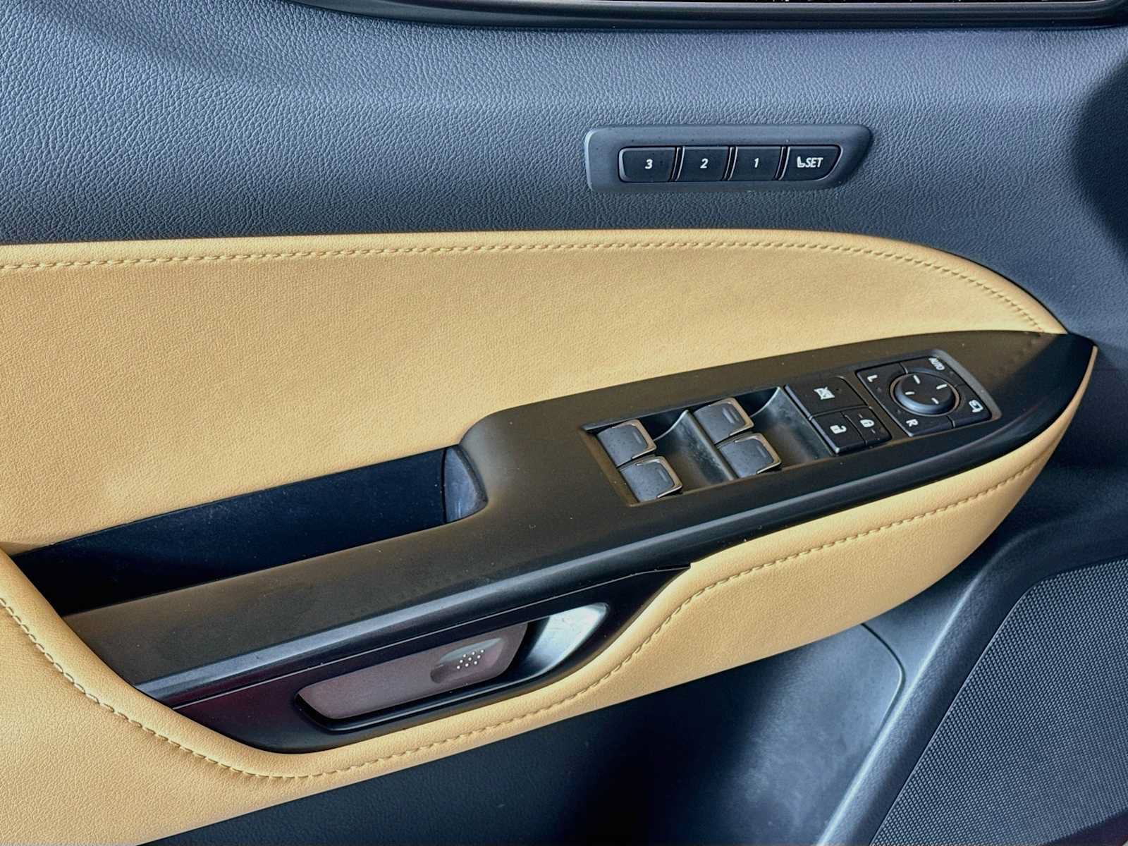 Used 2026 Lexus NX 350h AWD w/ Accessory Package (Z2) image 11
