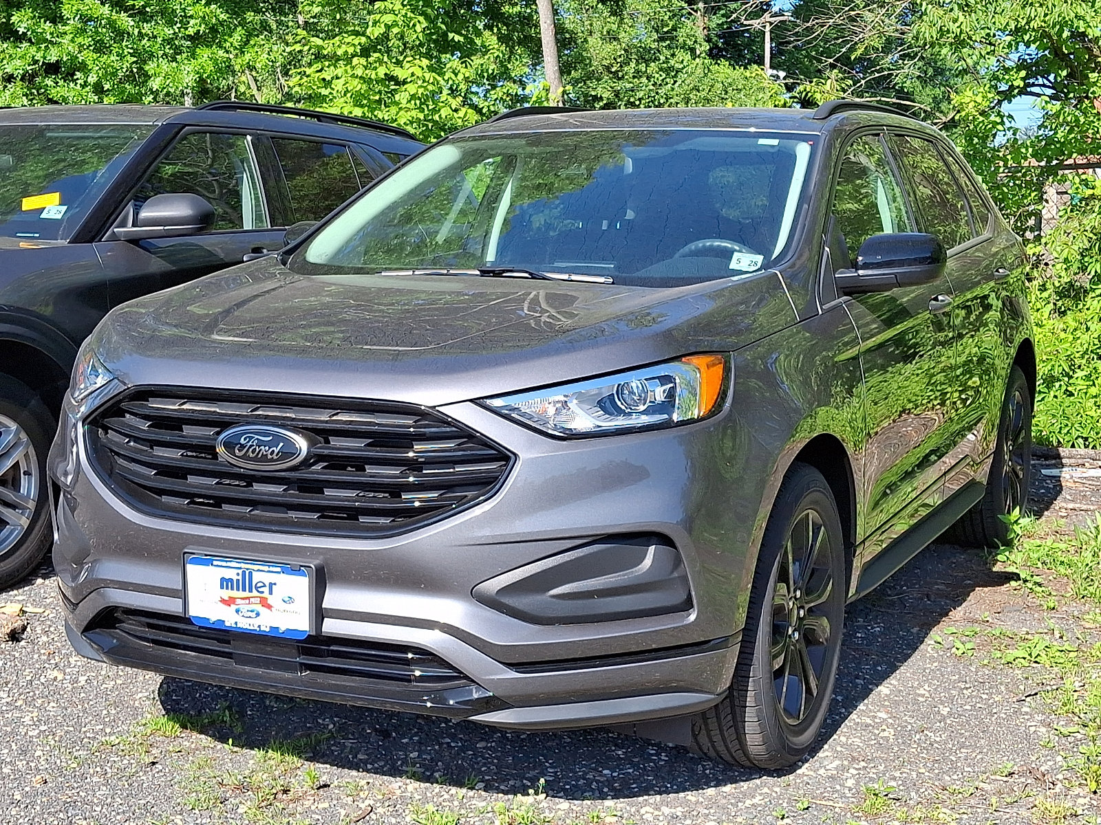 Certified 2022 Ford Edge SE w/ Black Appearance Package AWD/4WD image 3