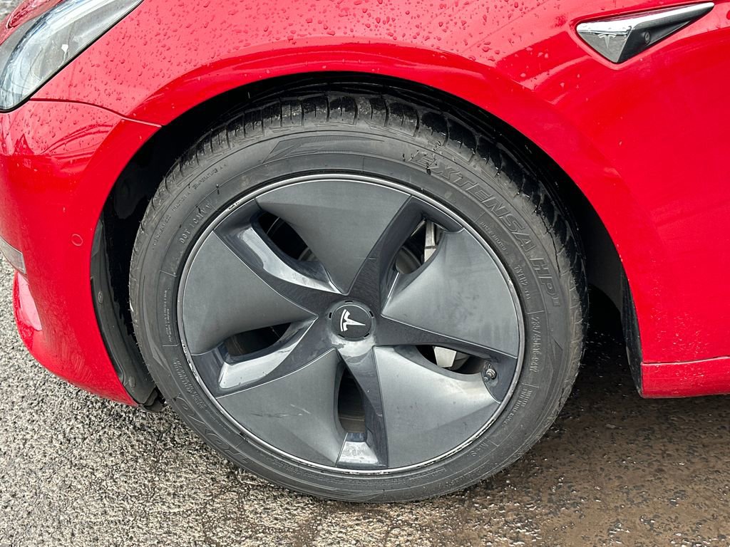 Used 2020 Tesla Model 3 Standard Range Plus RWD image 11