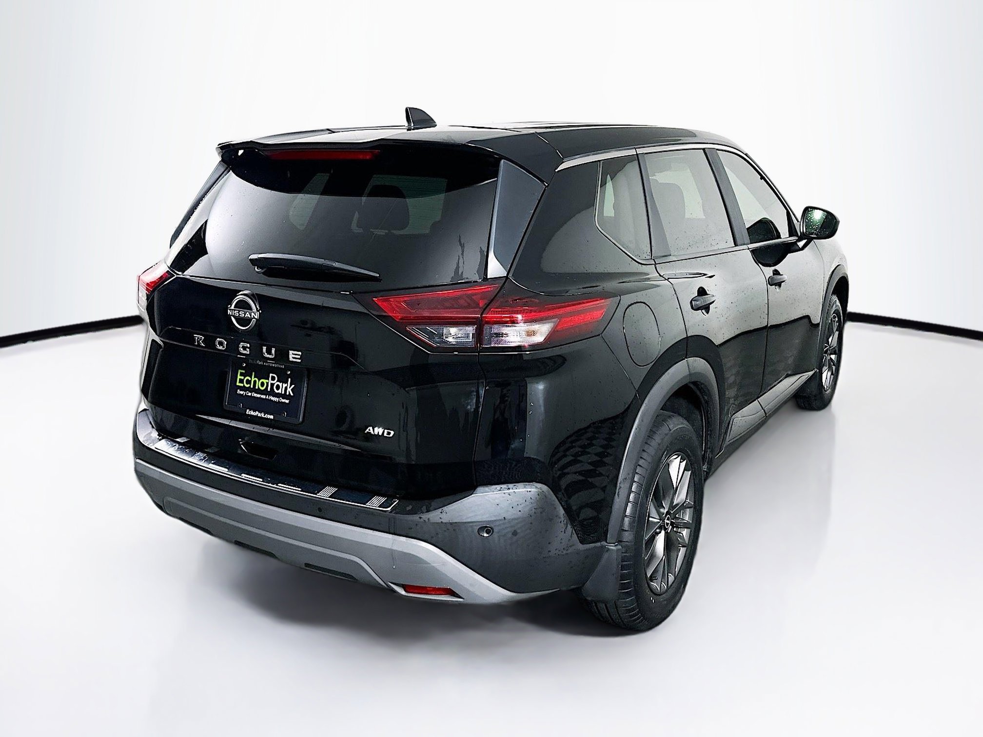 Used 2023 Nissan Rogue S image 9