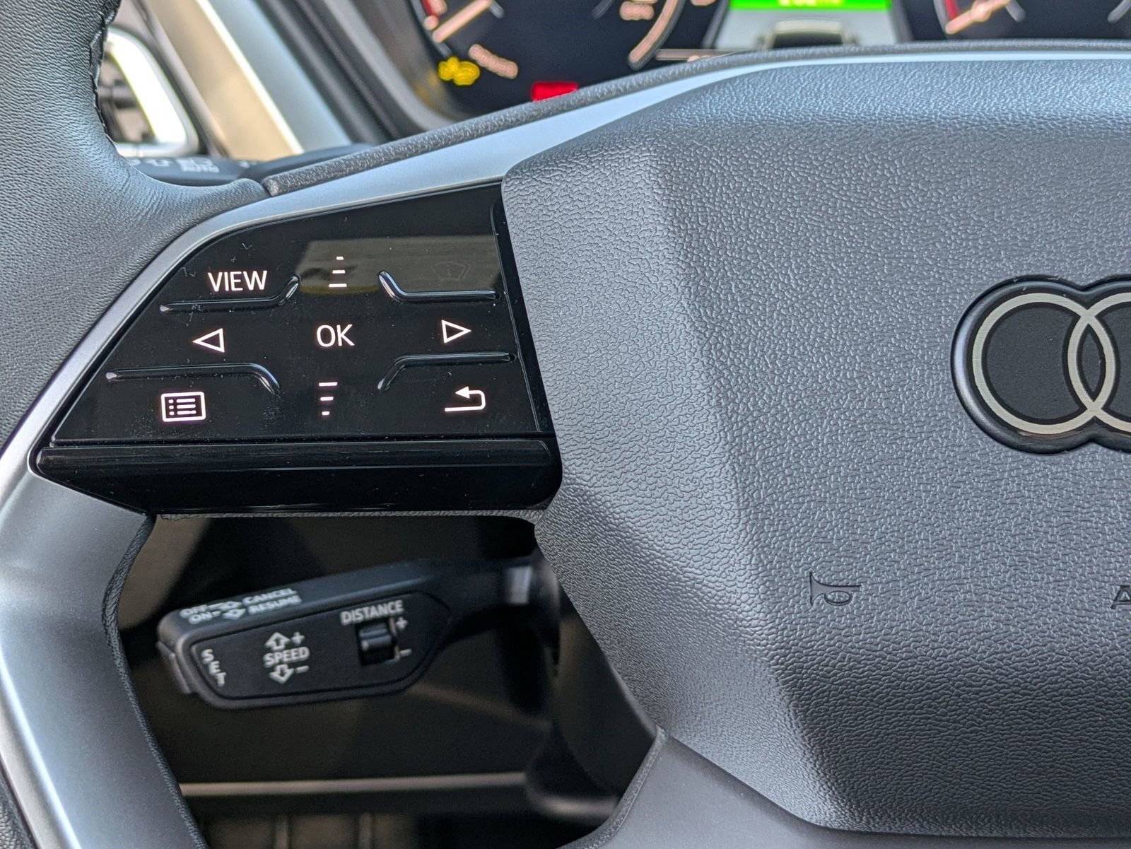 Used 2025 Audi Q4 e-tron Premium w/ Convenience Package AWD/4WD image 10