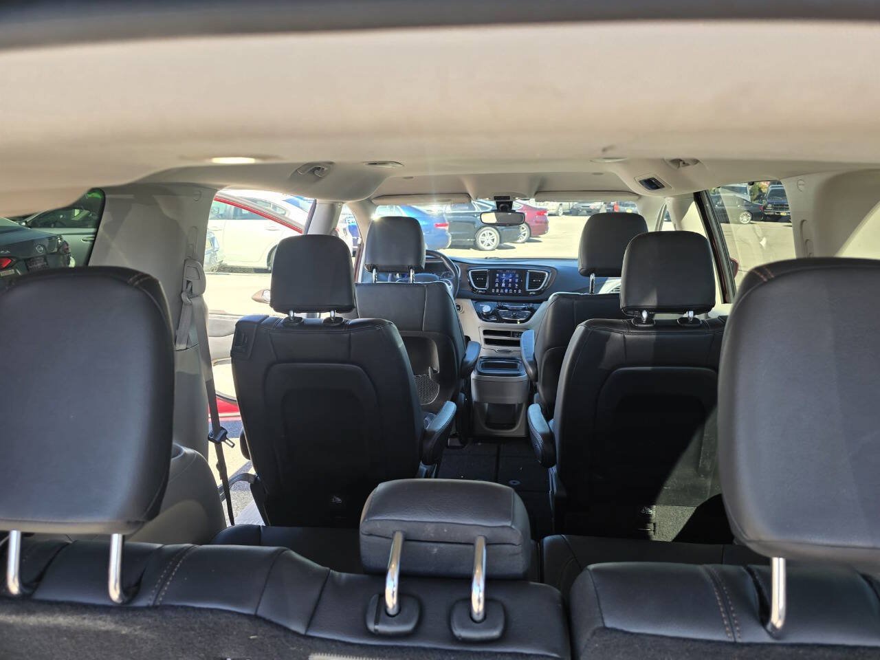 Used 2017 Chrysler Pacifica Touring-L w/ Tire & Wheel Group FWD image 29