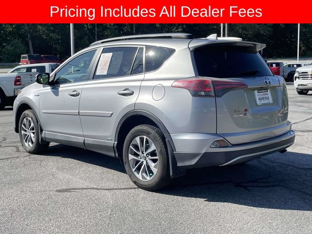 Used 2017 Toyota RAV4 XLE AWD/4WD image 3