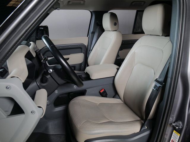 Used 2023 Land Rover Defender 110 SE image 5