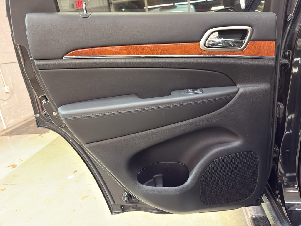 Used 2012 Jeep Grand Cherokee Overland image 29