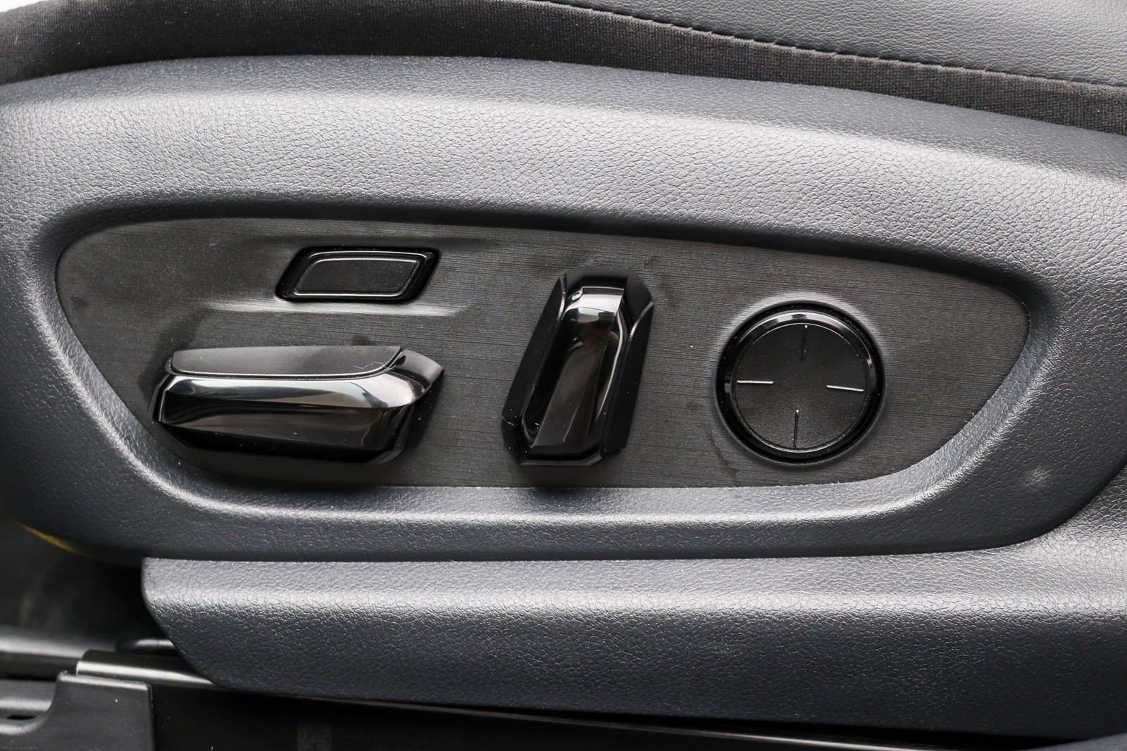 Used 2024 Lexus ES 300h w/ Luxury Package FWD image 27
