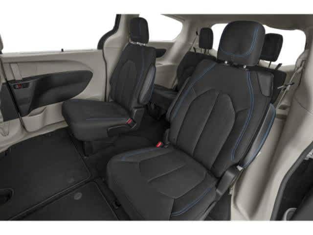 Used 2021 Chrysler Pacifica Touring-L FWD image 13